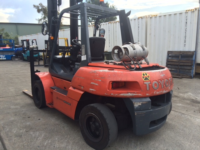 5FG60 4 toyota forklift front view